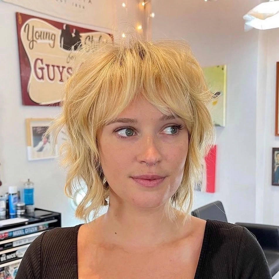 21 Gorgeous Short Wavy Haircuts Trending Now