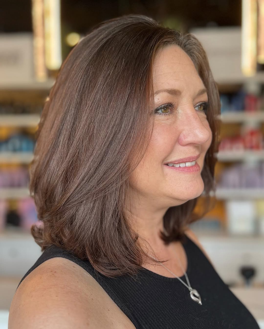 20 Stunning Shoulder-Length Hairstyles That Make Women Over 50 Look Younger